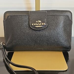  Coach Medium Corner Zip Wallet Clutch Wristlet Black GUC